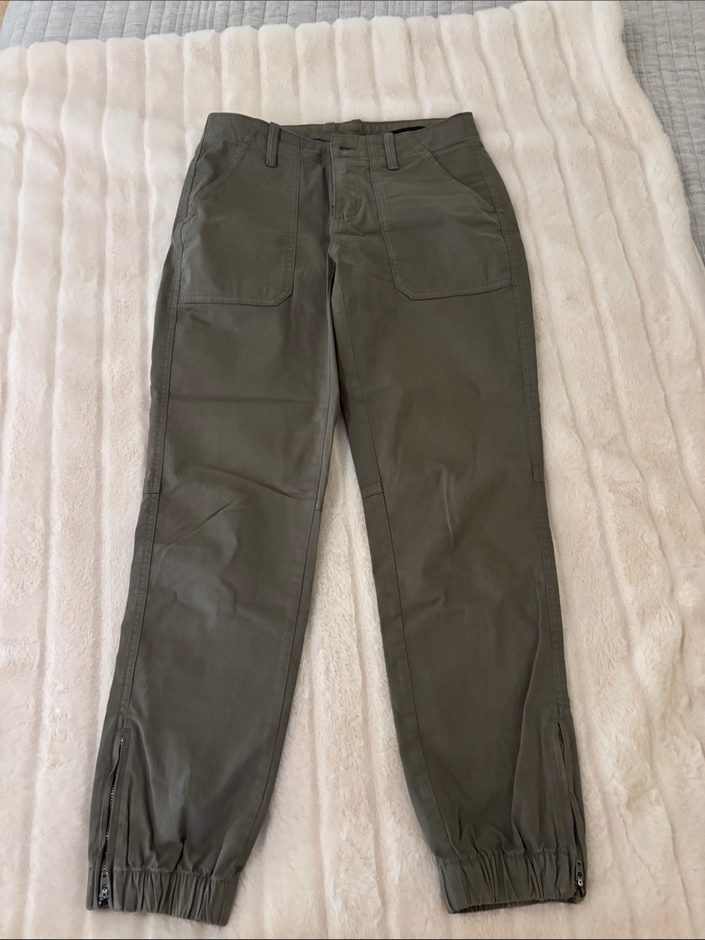 Banana Republic size 0 green khaki joggers